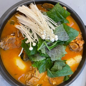 뼈큰감자탕 서귀포강정점