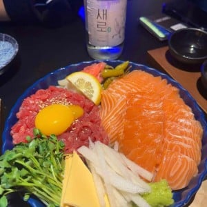 육회야문연어 수원인계점