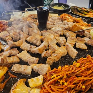 싹쓰리솥뚜껑김치삼겹살 구리갈매CGV점