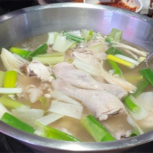 백년토종삼계탕 신공항도시점