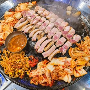 일번가솥뚜껑삼겹살