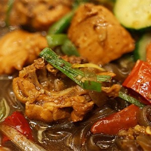 찜닭에 꽂힌 닭집애 경산점