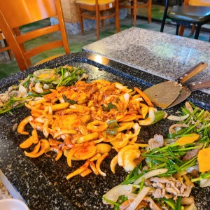 구들장토담생오리주물럭