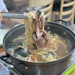 참맛손칼국수