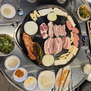 [충남 공주] 올바른솔뚜껑삼겹살 공주점