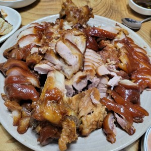 서남시장김주연왕족발 대구용산점