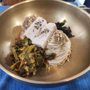 메바우명가춘천막국수