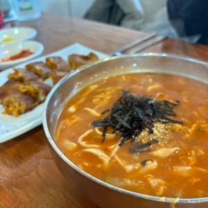 바우길장칼국수