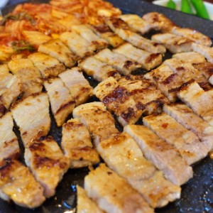 무쇠벼루생삼겹살부대찌개