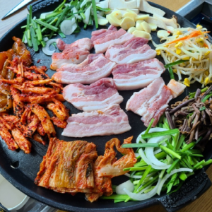 [충북 청주] 더덕솥뚜껑삼겹살 서문점