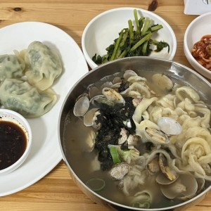 박가네 보리밥.손칼국수