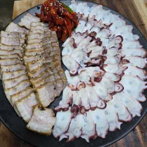 [울산 울주] 본야드 속초문어국밥