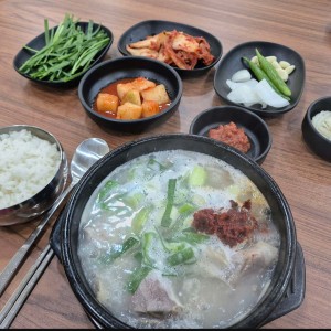 황시백돼지국밥