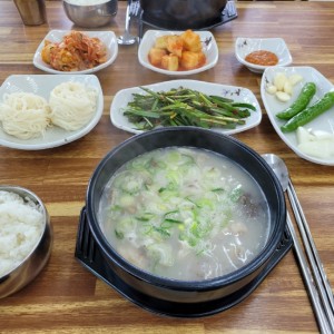 밥값하는 가마솥국밥