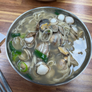 공룡굴칼국수