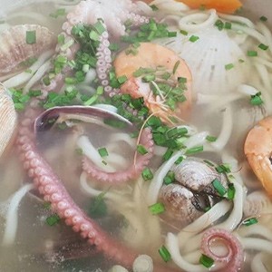 뜨락전통해물칼국수