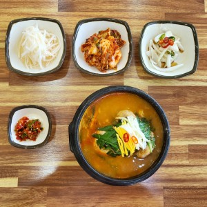 강변어탕국수삼계 성당점