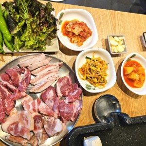 듬뿍뒷고기