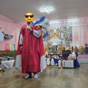 석인당
