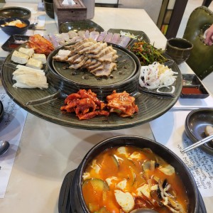 칡산에황제보쌈 곤드레돌솥밥 오금점