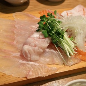 스시사루