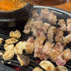 횡성한우 소와돈정육점식당
