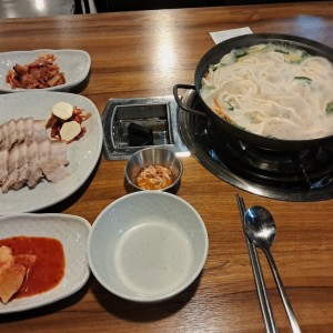 찬호네밤칼국수밤김치