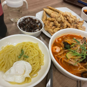 동아중국관
