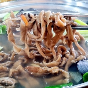 도토리 바지락손칼국수